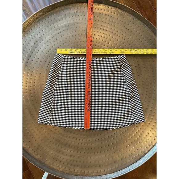 URBAN OUTFITTERS Size Medium Black White Plaid Checkered Mini Skirt Slit Pockets - Picture 1 of 6